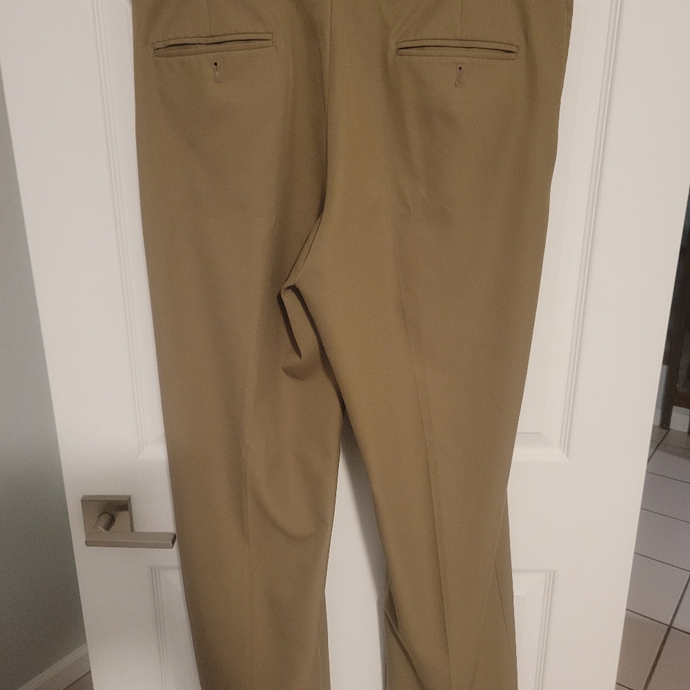 Men's Haggar Tan 36 x 32 Classic Fit Dress Pants - Picture 2 of 8